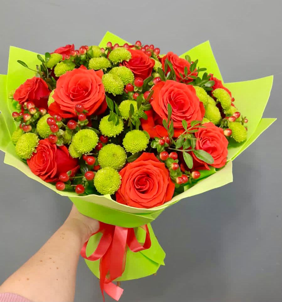 Букет цветов из: Хризантемы и Розы в Николо-Урюпино