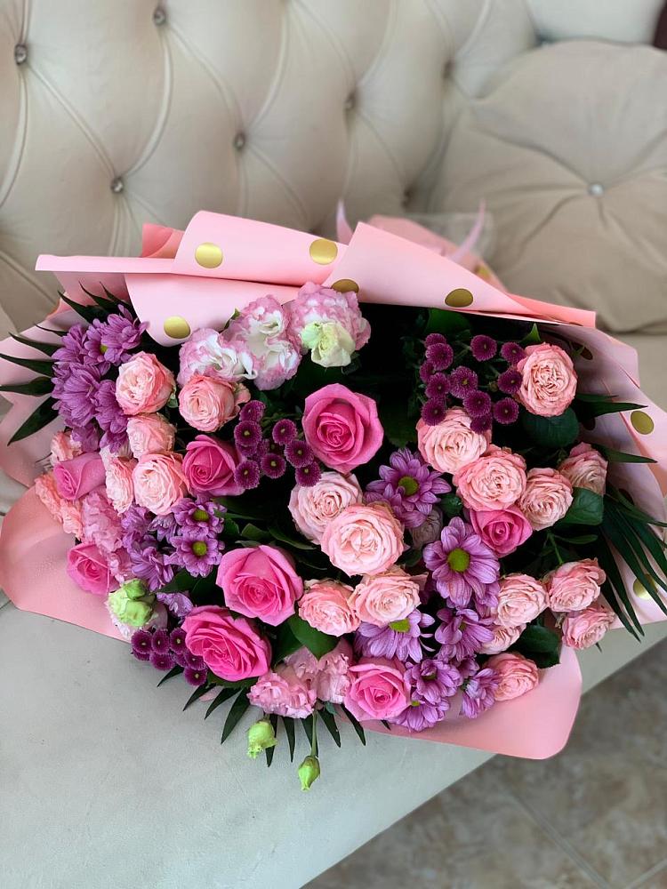 Букет цветов из: Хризантемы, Розы и Лизиантусы в Николо-Урюпино