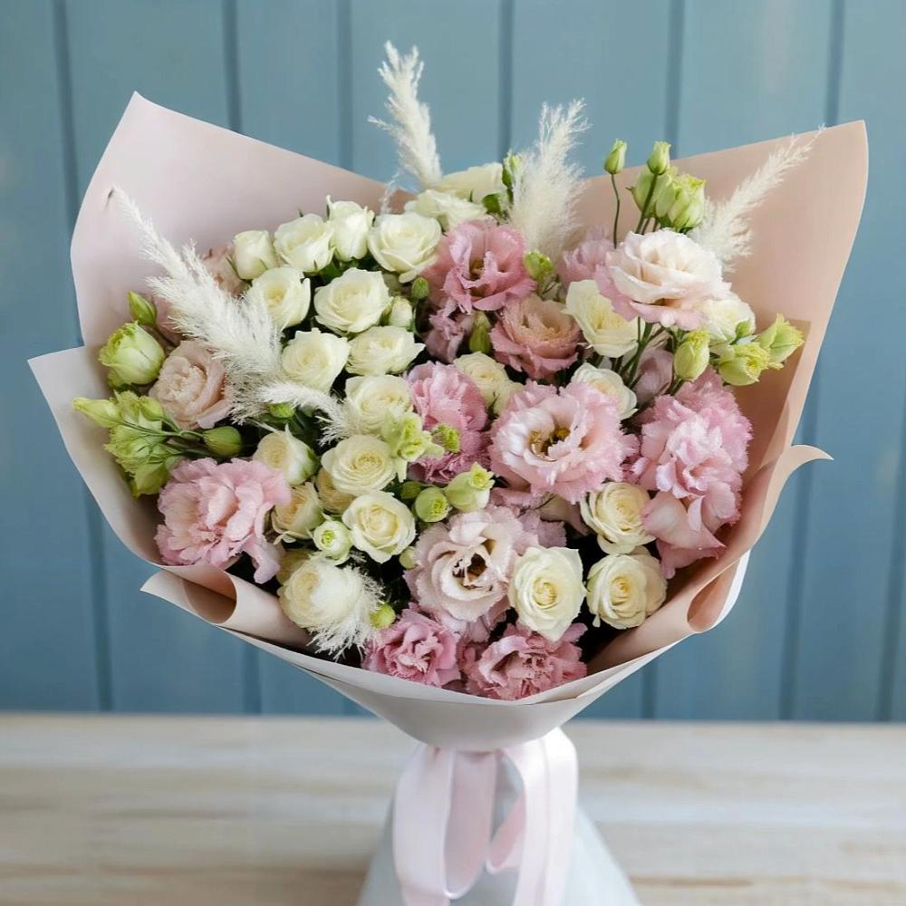 Букет цветов из: Альстромерии и Розы в Николо-Урюпино