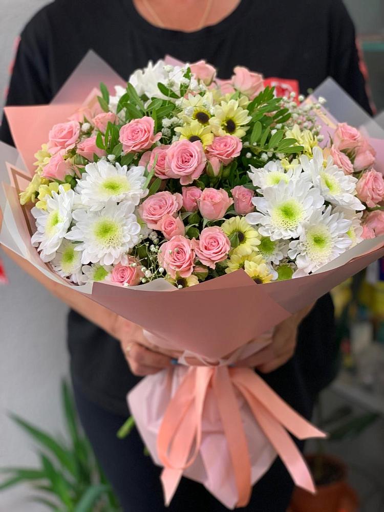 Букет цветов из: Розы и Хризантемы в Николо-Урюпино