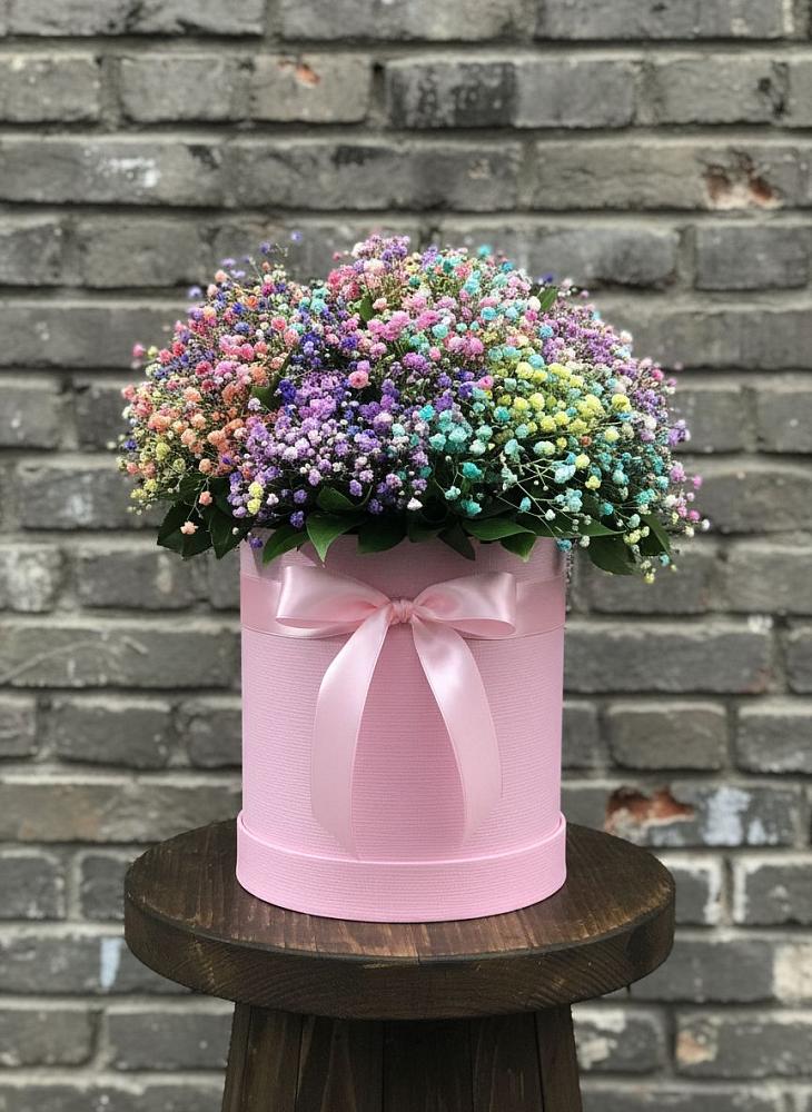 Цветочная композиция из Гипсофила и Розы в шляпной коробке в Николо-Урюпино