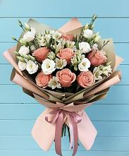 Букет цветов из:  Розы, Альстромерии и Лизиантусы в Николо-Урюпино