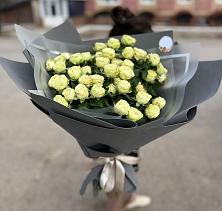 Букет Белые кустовые розы Солинеро в Николо-Урюпино