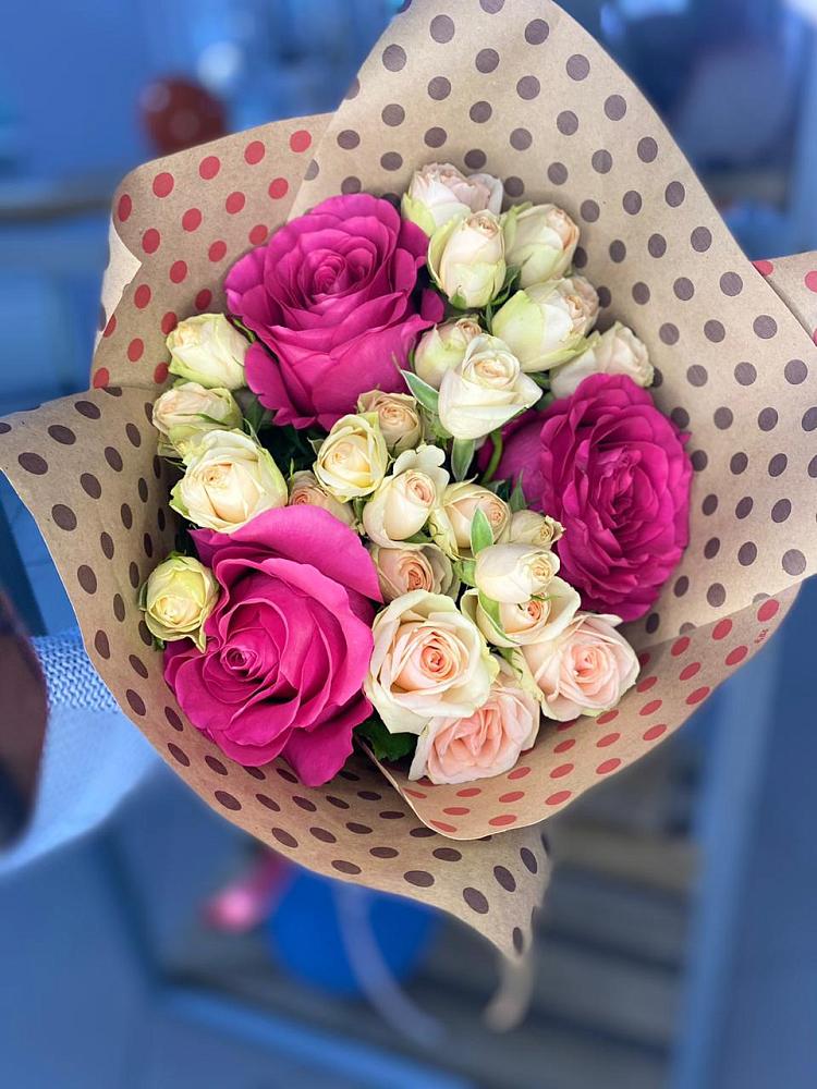 Букет цветов из: Розы в Николо-Урюпино