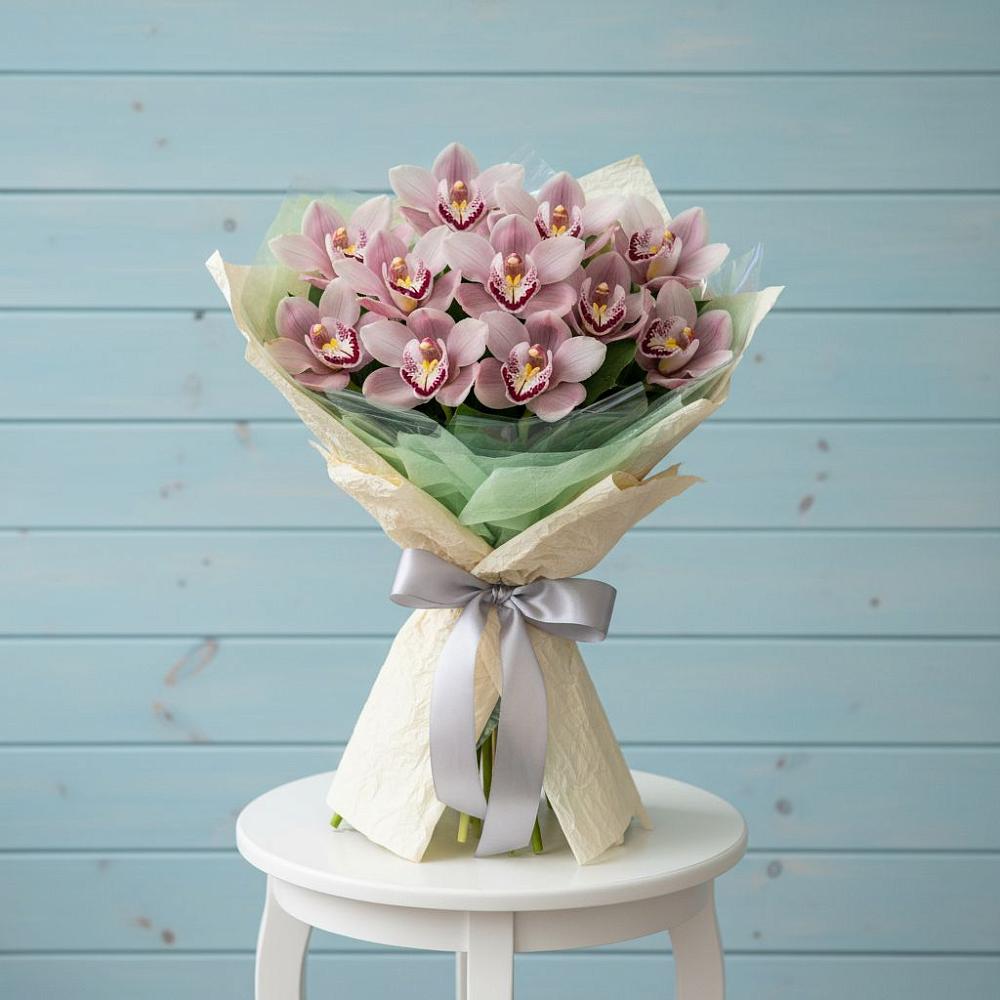 Букет цветов из: Орхидеи и Розы в Николо-Урюпино