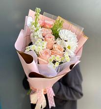 Букет цветов из:  Хризантемы и Розы в Николо-Урюпино