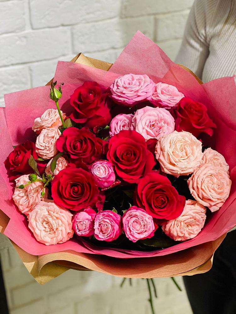 Букет цветов из: Розы в Николо-Урюпино