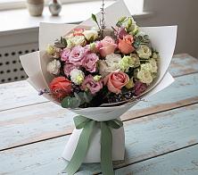 Букет цветов из:  Розы, Лизиантусы и Гвоздики в Николо-Урюпино