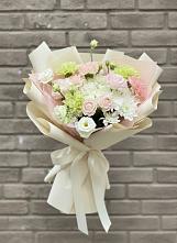 Букет цветов из:  Гвоздики, Розы, Лизиантусы и Хризантемы в Николо-Урюпино